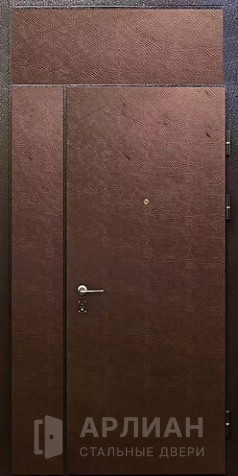 Фото «Коричневая парадная дверь винилискожей с фрамугой №7»